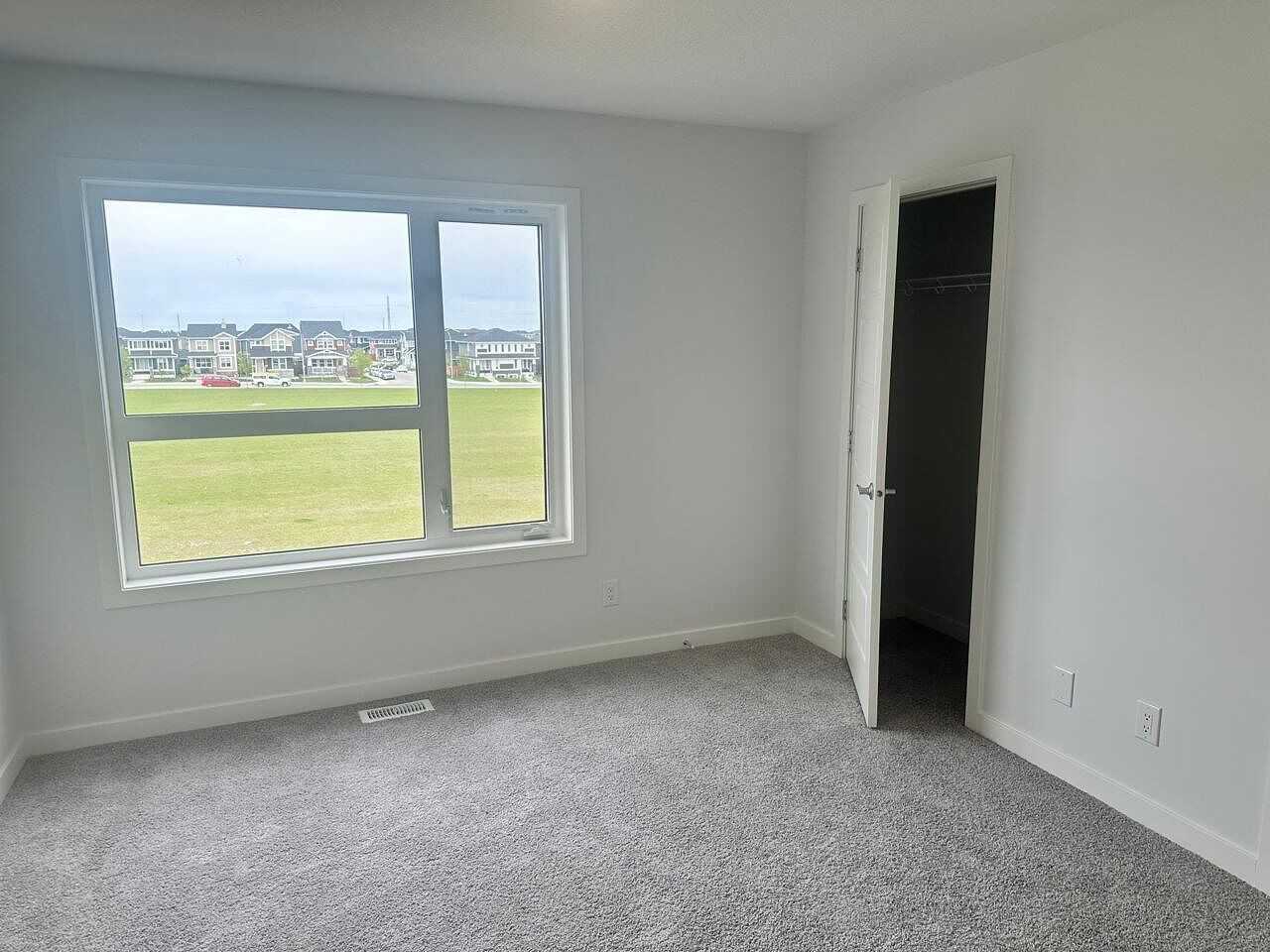 301 - 301 Redstone Blvd Ne - Photo 2 of 16