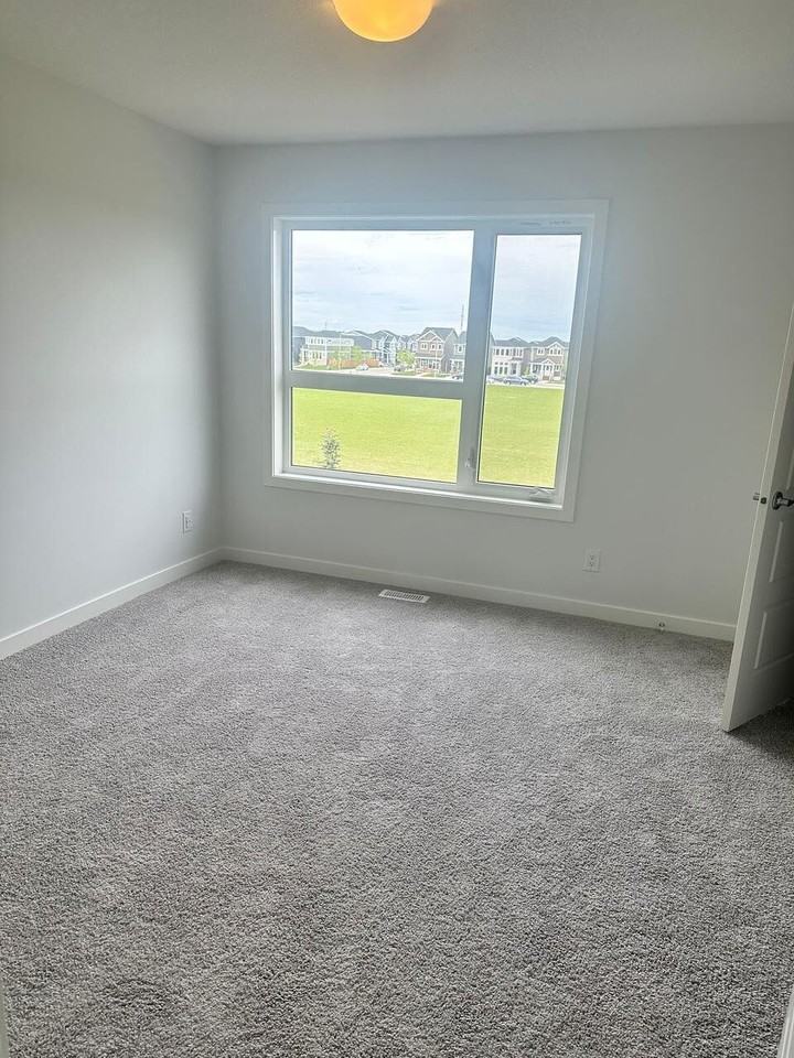 301 - 301 Redstone Blvd Ne - Photo 3 of 16