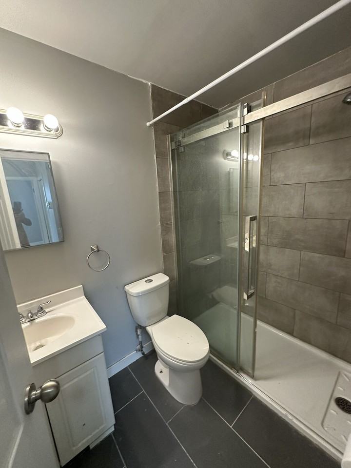 527 64 Ave Ne - Photo 6 of 7