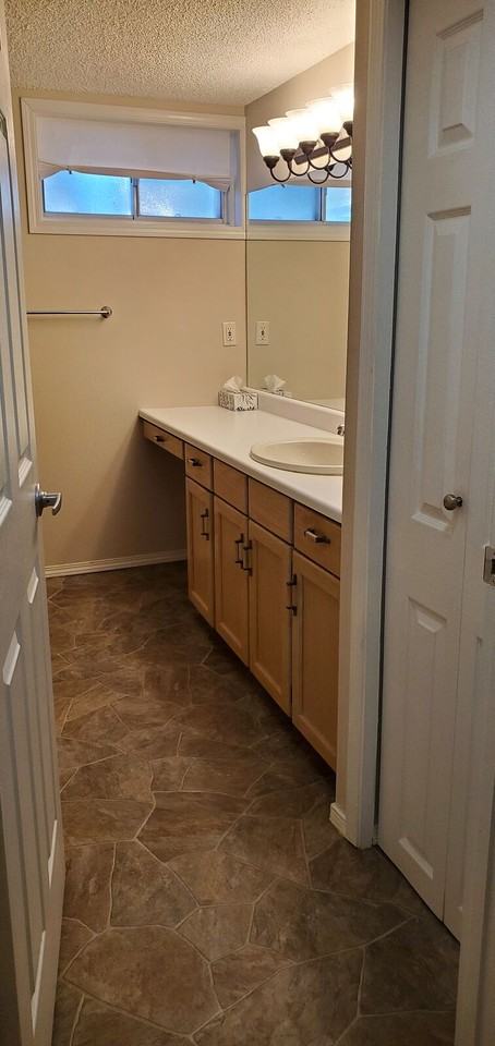 15316 110a Ave Nw - Photo 3 of 7