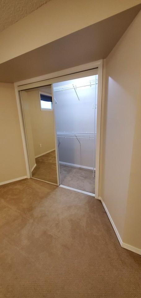 15316 110a Ave Nw - Photo 5 of 7