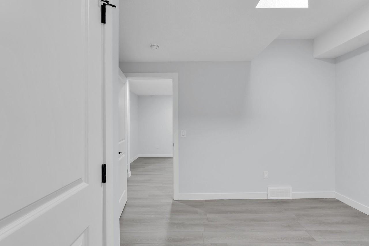 14620 24 St Nw - Photo 3 of 20