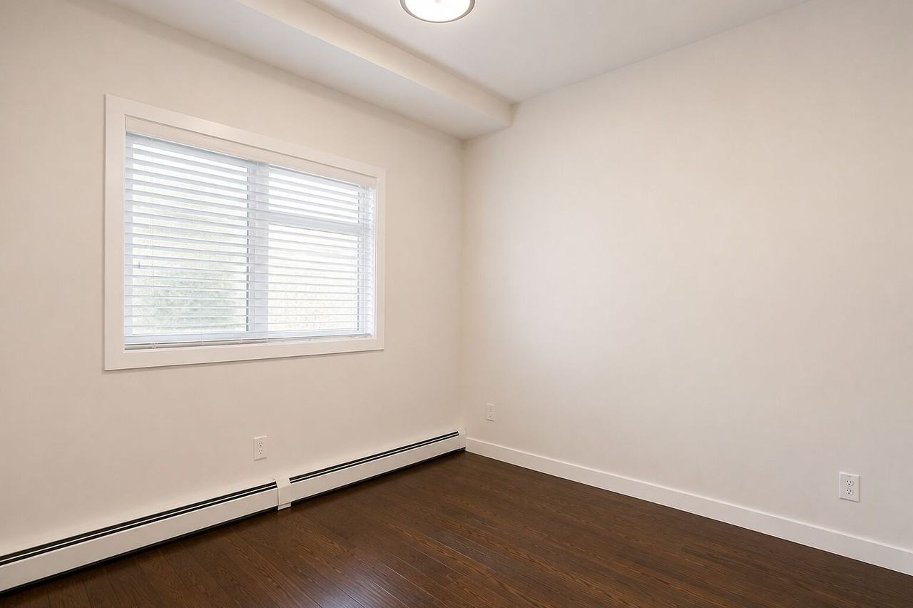 2702 17 Ave Sw - Photo 7 of 20