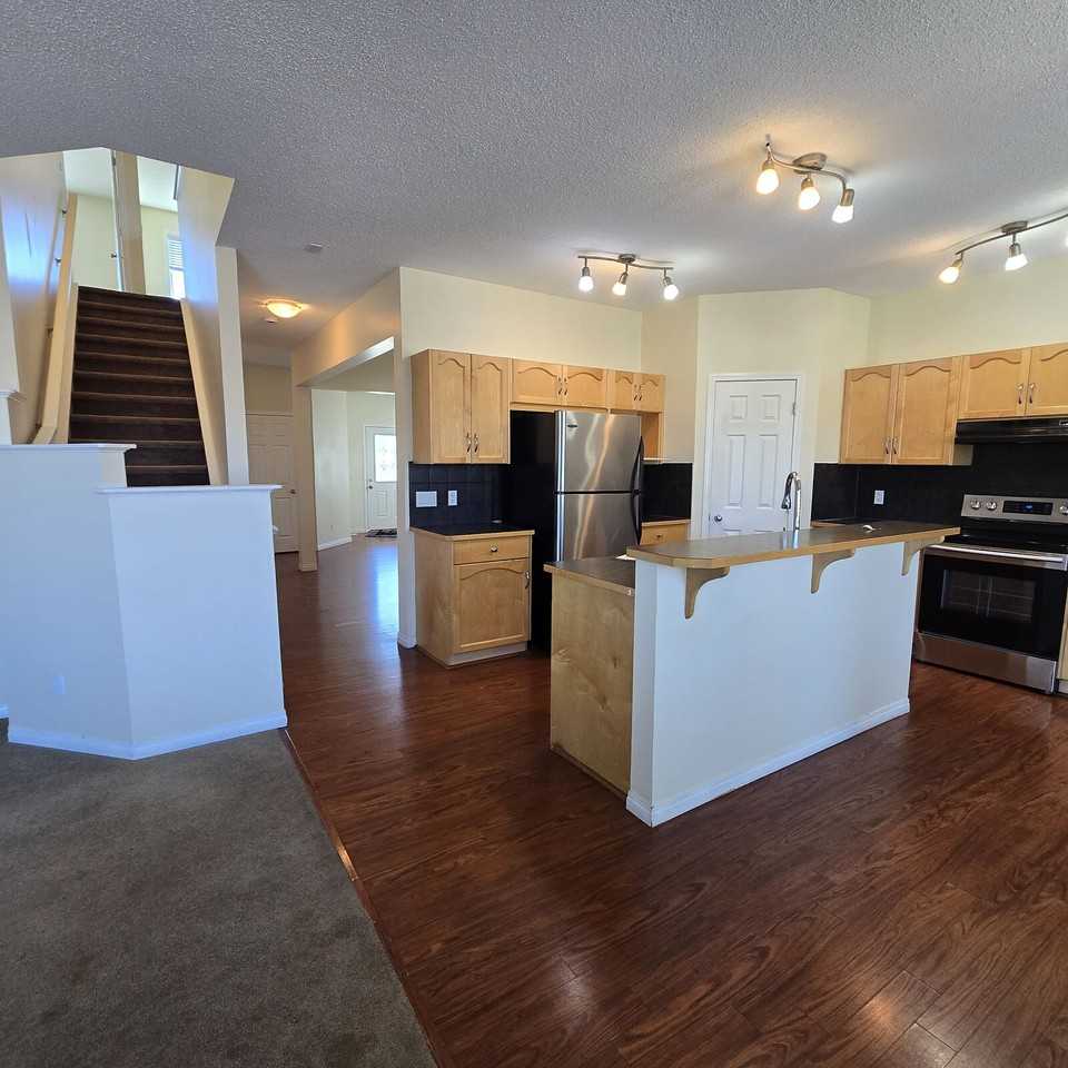 436 Cimarron Blvd - Photo 4 of 24