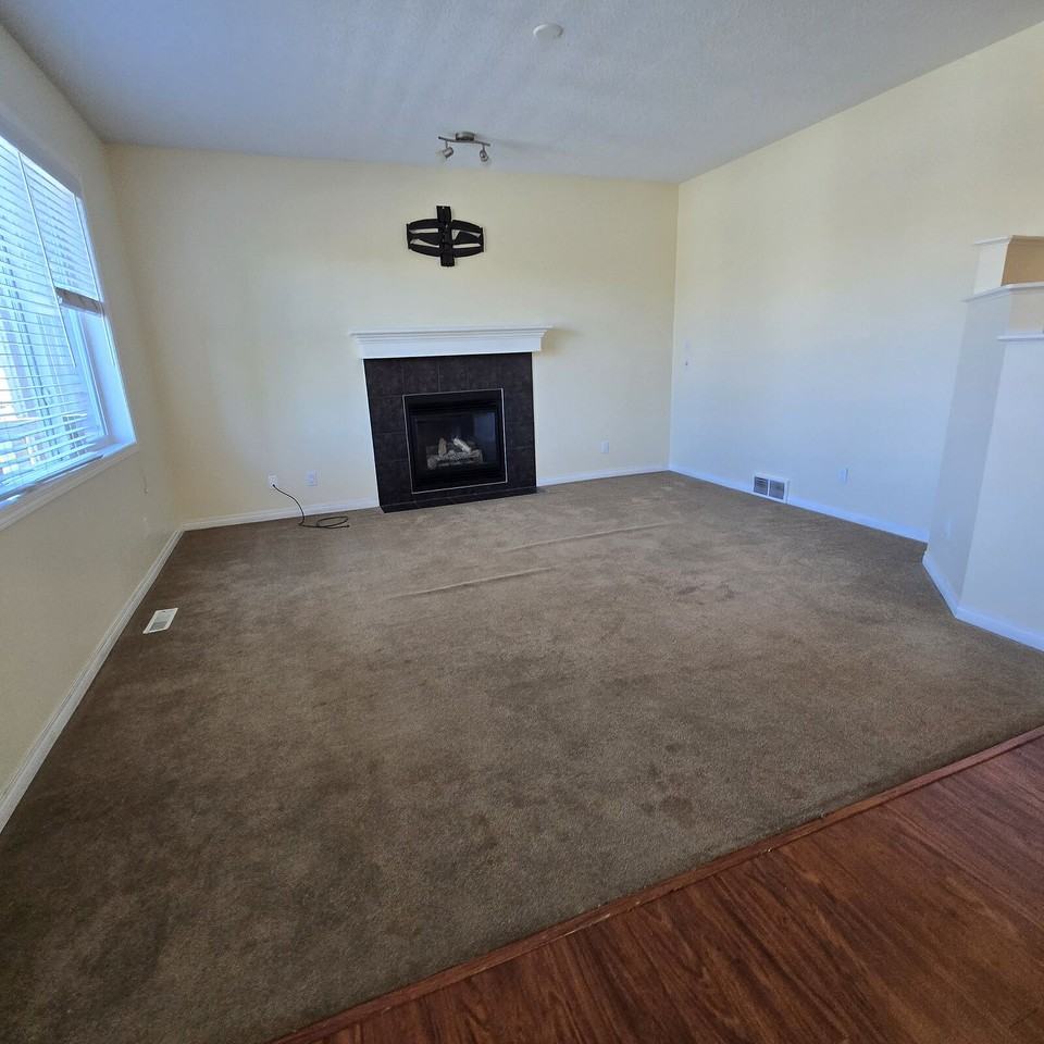 436 Cimarron Blvd - Photo 5 of 24