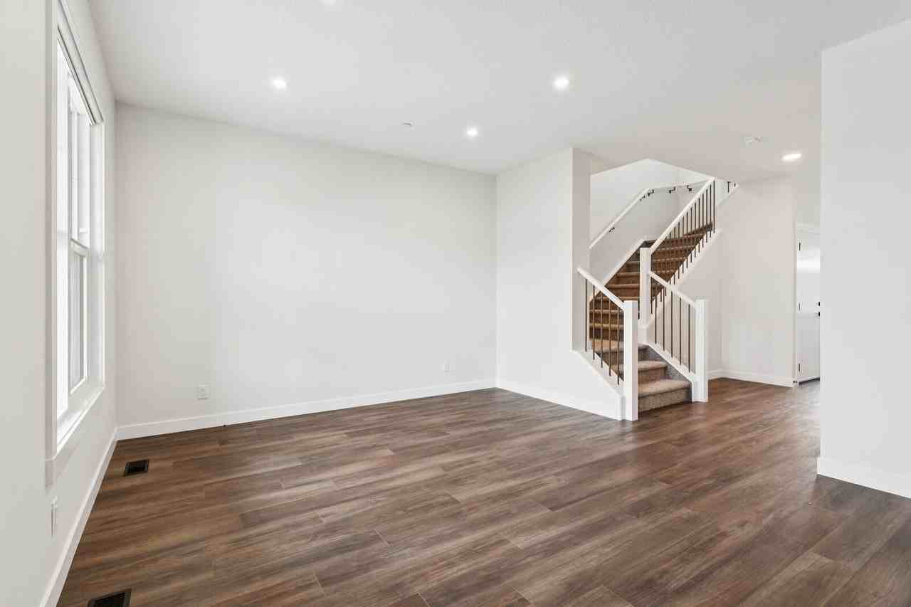 83 Herron St Ne - Photo 4 of 30