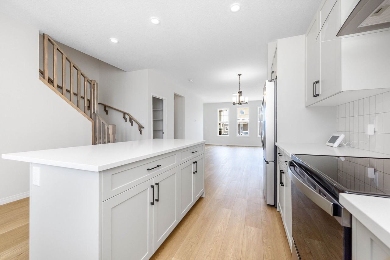 115 Huxland Rd Ne - Photo 6 of 30