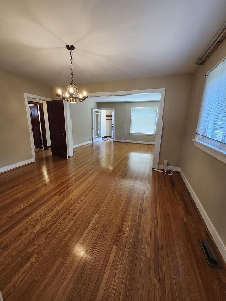 10932 88 Ave Nw - Photo 4 of 28