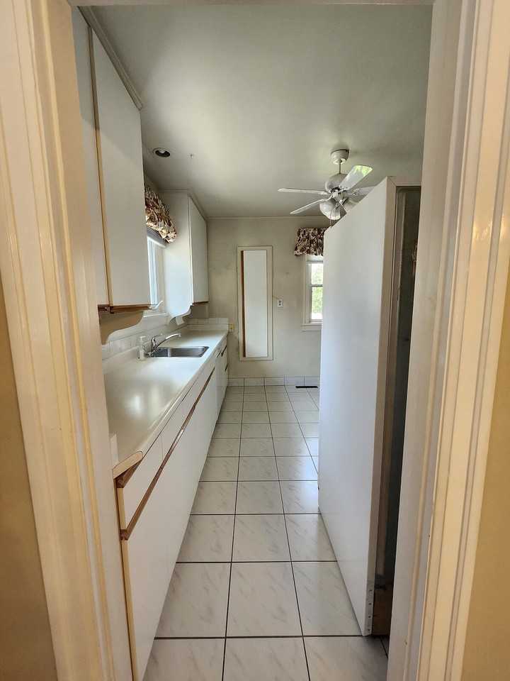 10932 88 Ave Nw - Photo 5 of 28