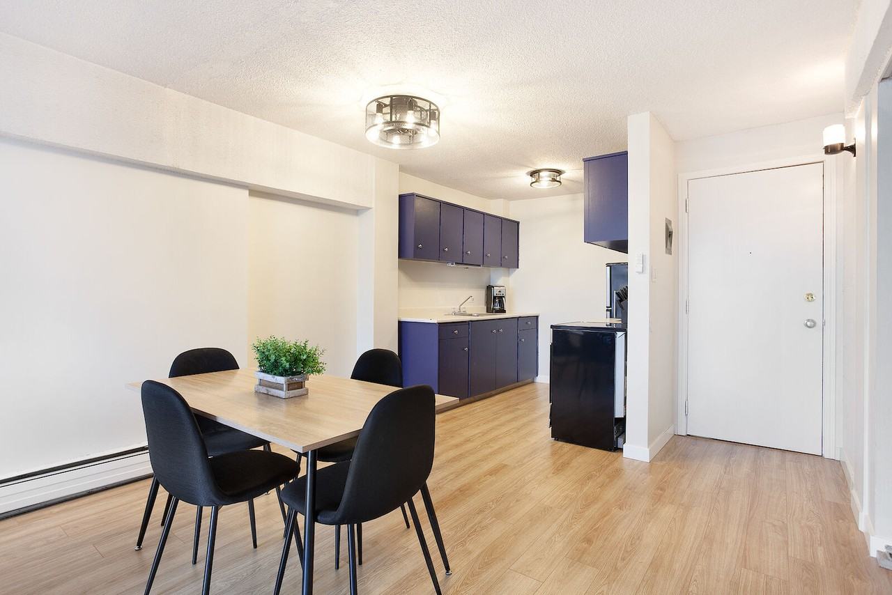 519 - 519 17 Ave Sw - Photo 2 of 32
