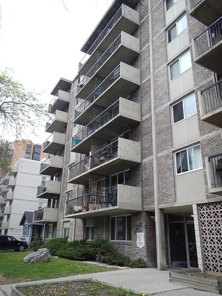 1312 13 Ave Sw