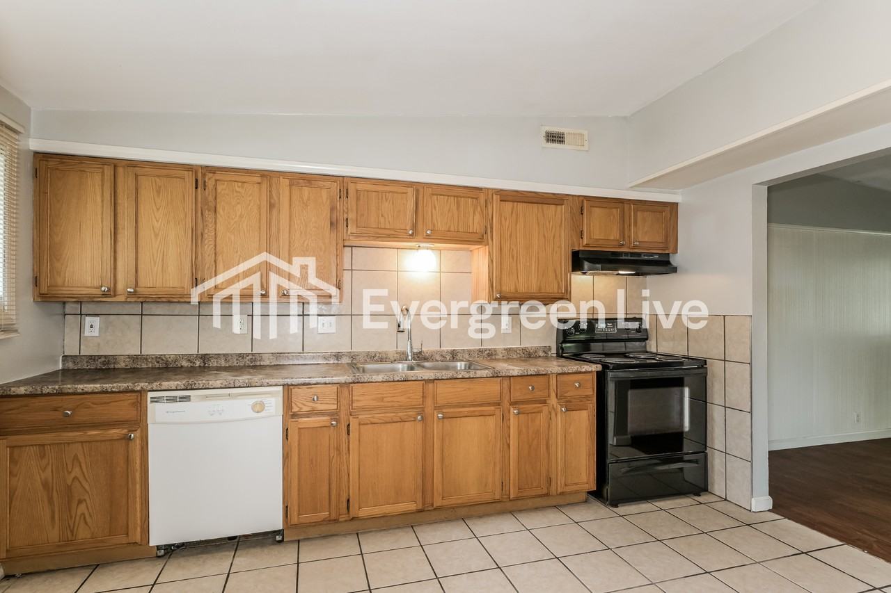 80 Taney Dr - Photo 5 of 15
