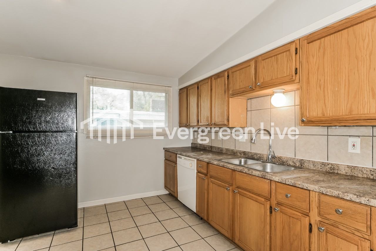 80 Taney Dr - Photo 6 of 15