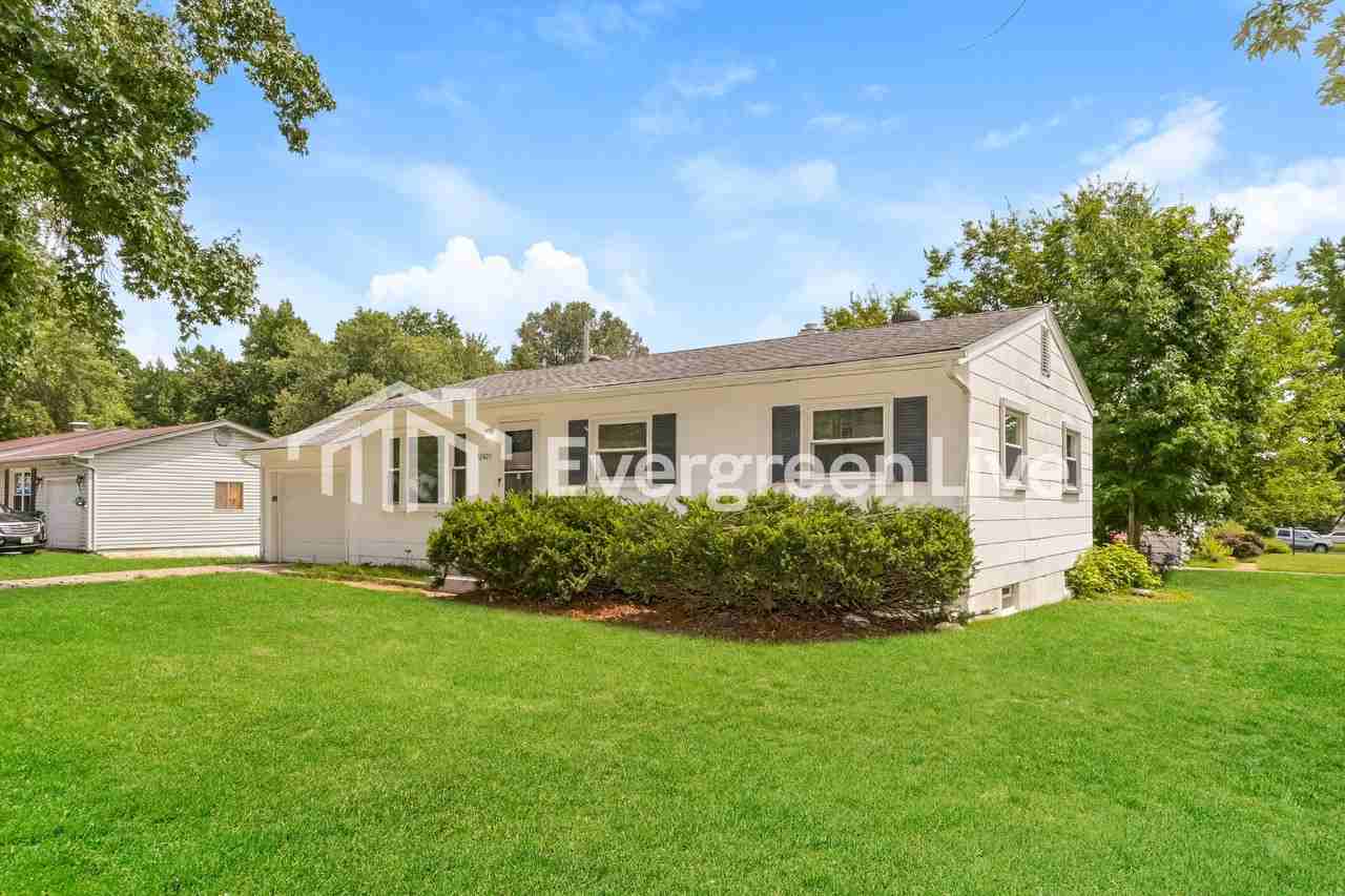 11920 Raymond Ave - Photo 2 of 15