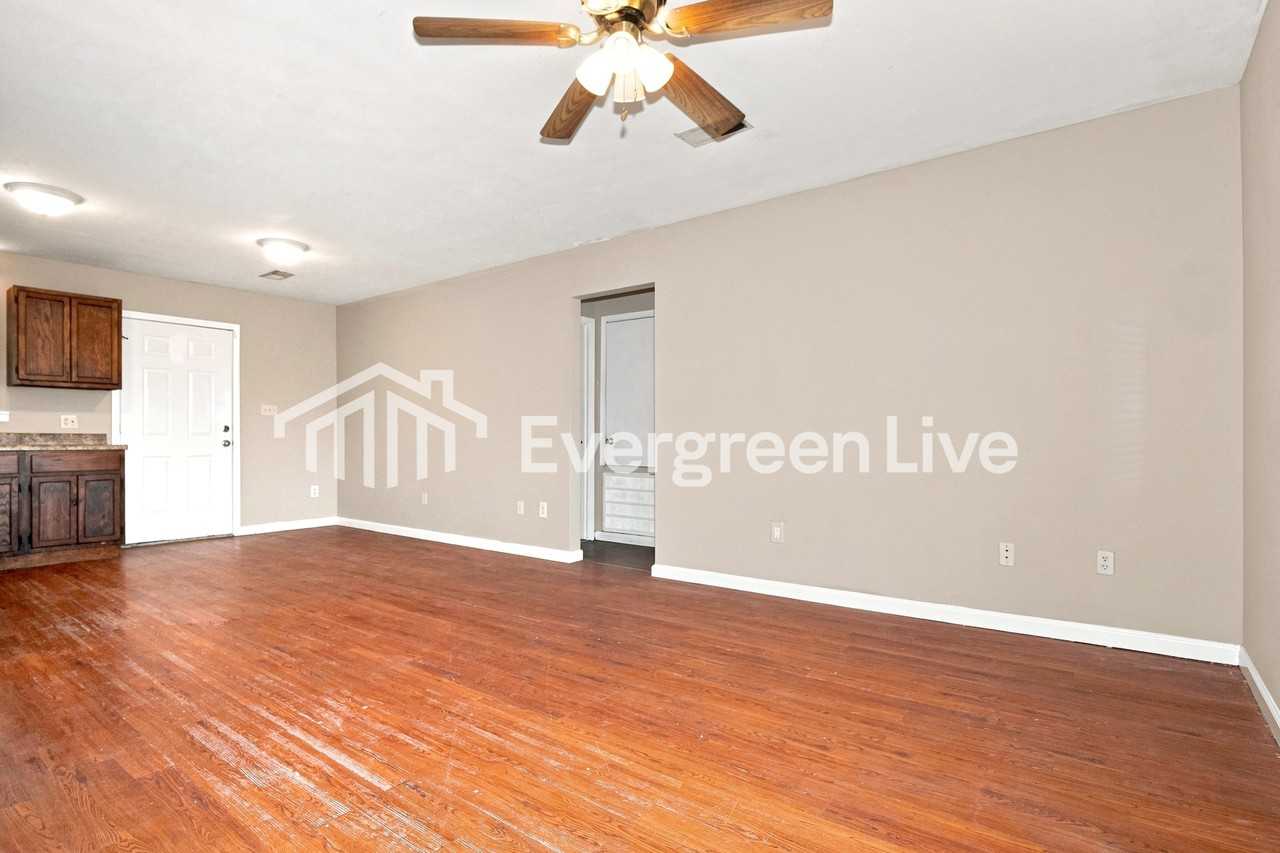 1972 Wooten St - Photo 3 of 15