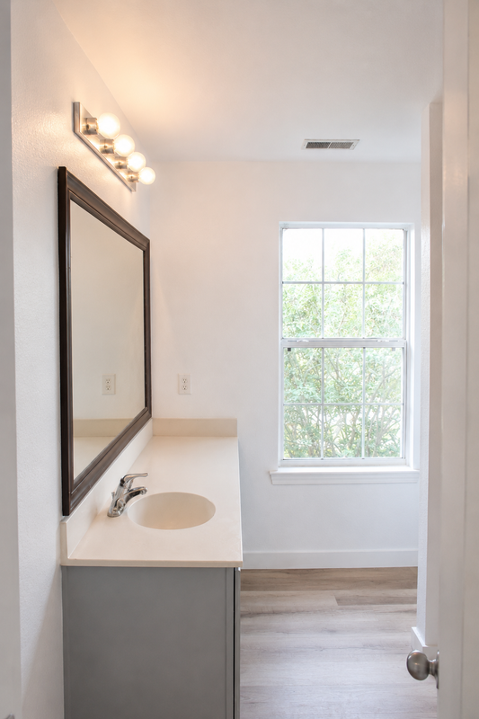 521 Eastwater Ln - Photo 7 of 9