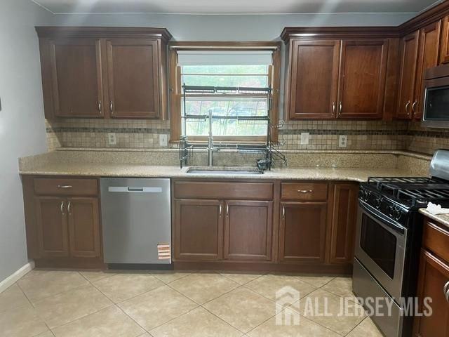 42 Edgewood Ter - Photo 7 of 12