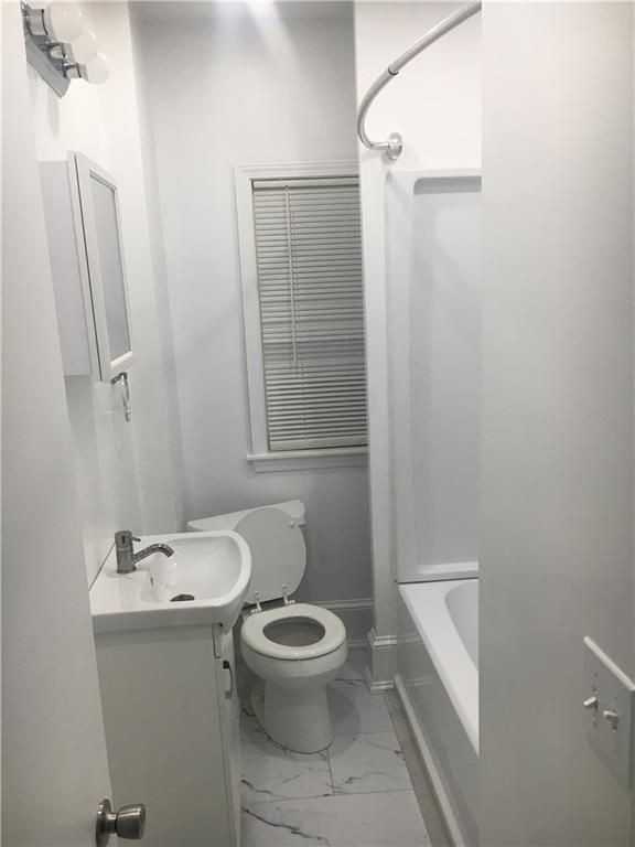 152 Webster St ##1 - Photo 6 of 11