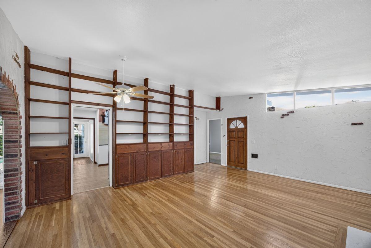 1201 W Baker Ave - Photo 5 of 47