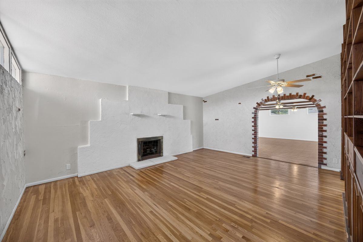 1201 W Baker Ave - Photo 7 of 47