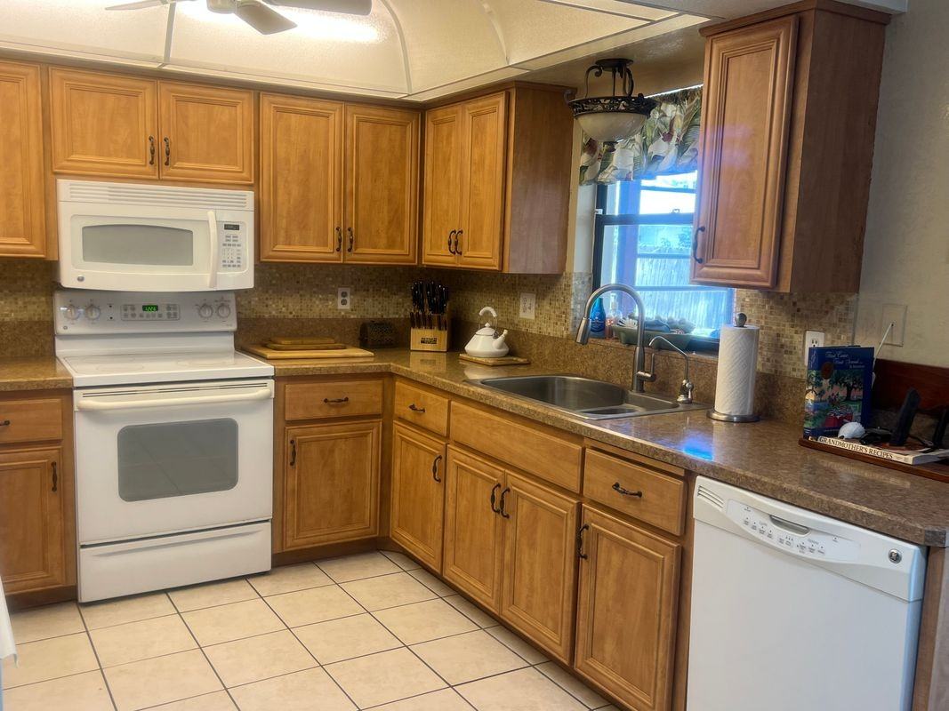 2425 Doud St - Photo 4 of 12