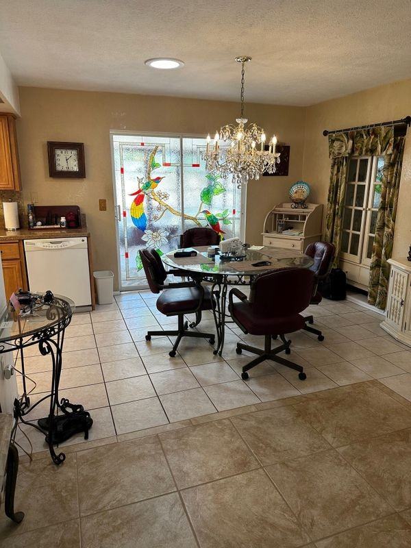 2425 Doud St - Photo 5 of 12