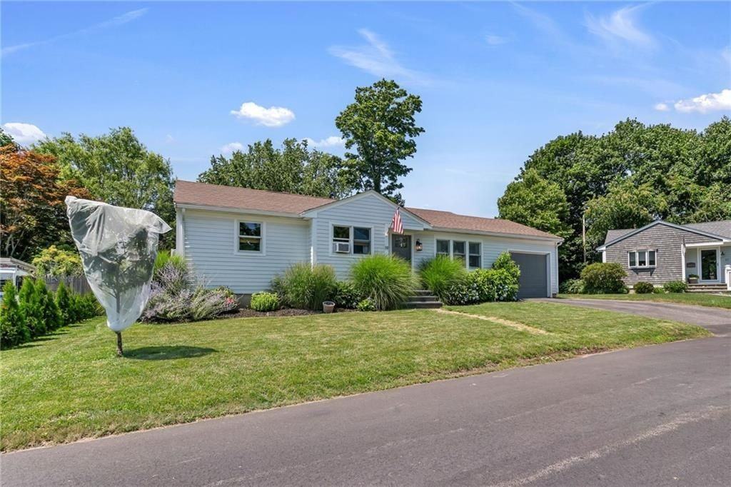 19 Sherwood Rd - Photo 2 of 32