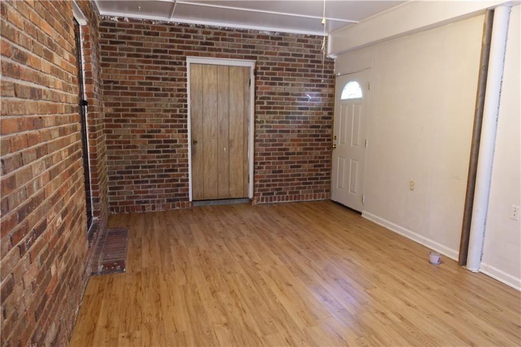 186 Zelma St Sw - Photo 4 of 22