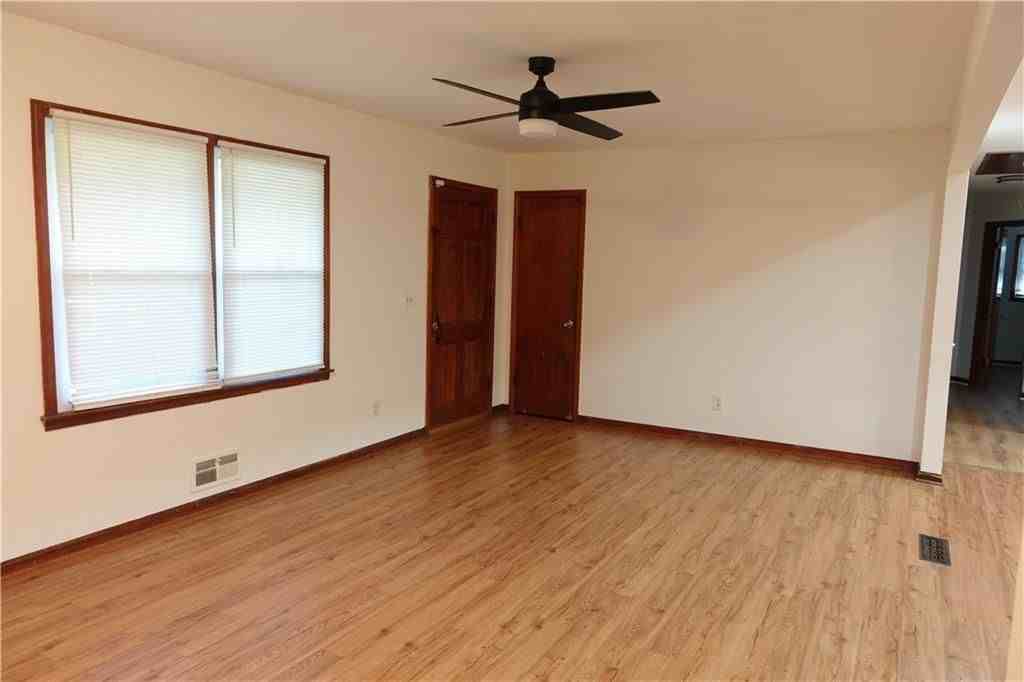186 Zelma St Sw - Photo 7 of 22