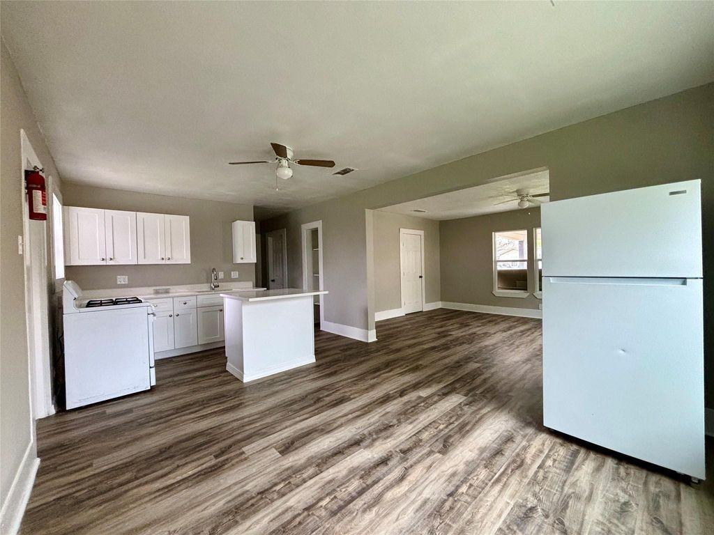 9710 Casa Loma Dr