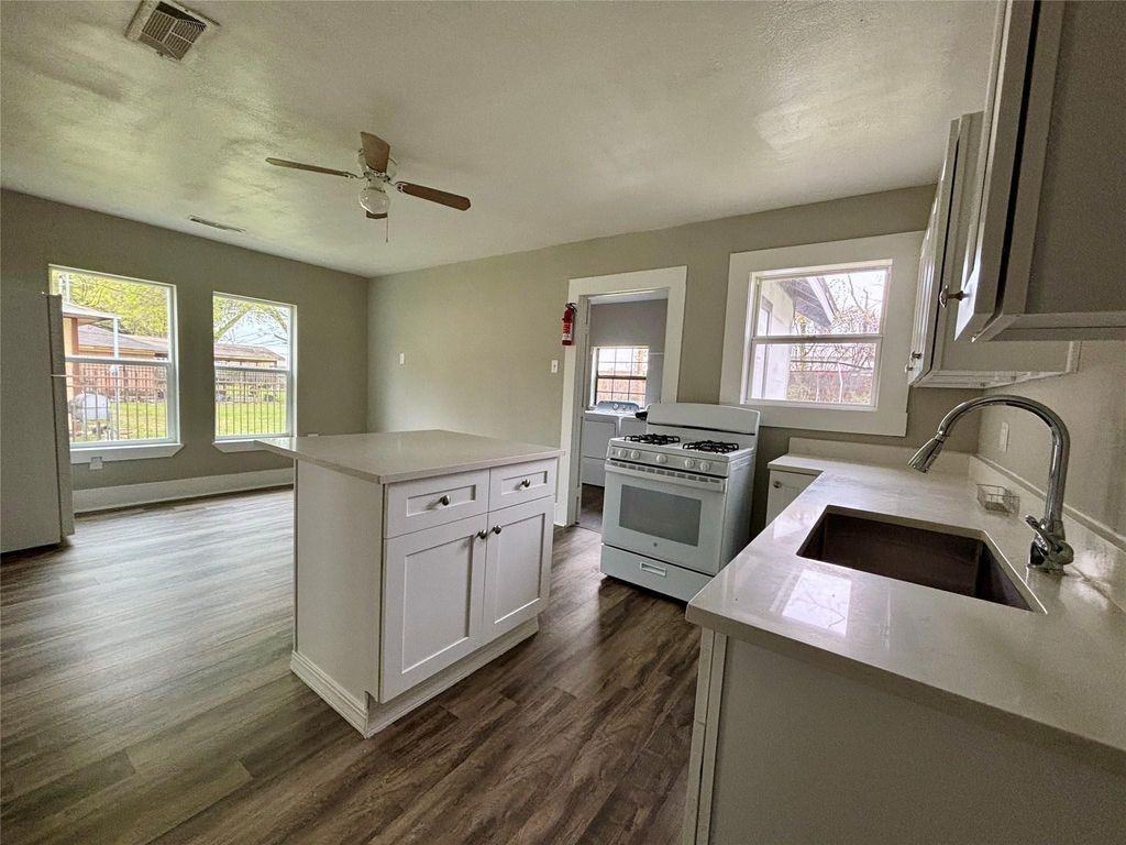9710 Casa Loma Dr - Photo 4 of 17
