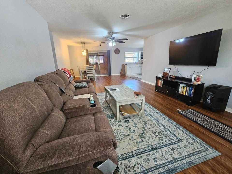 1000 S Lake Dr - Photo 2 of 18