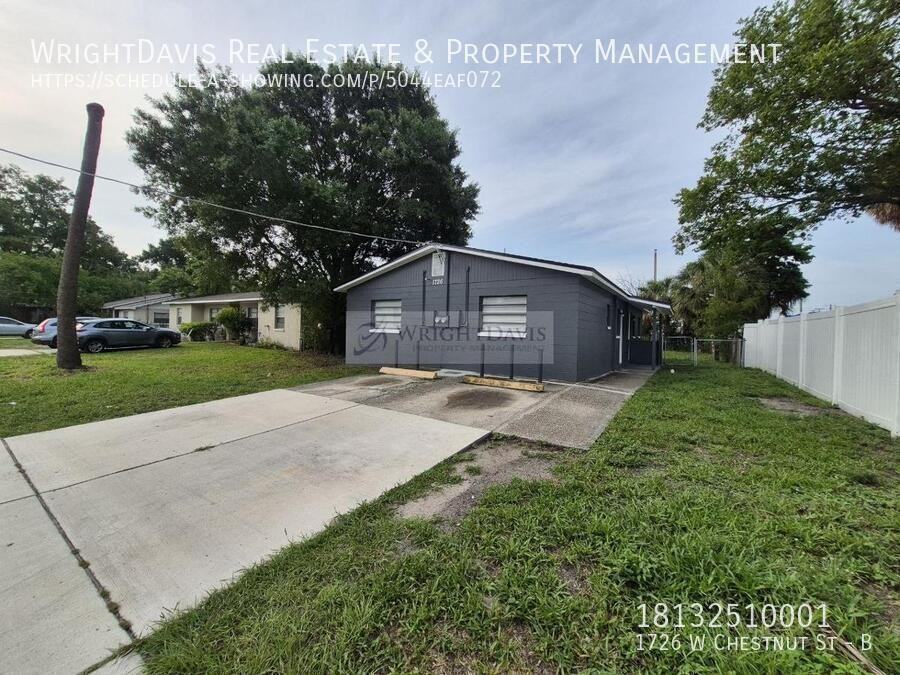 1726 W Chestnut St #B - Photo 2 of 20