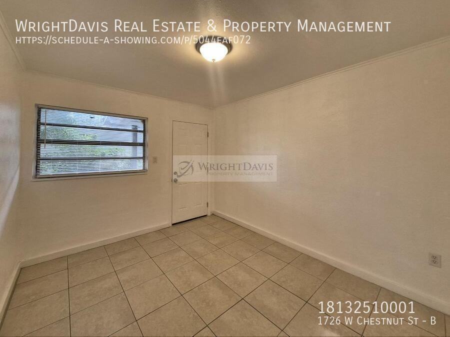 1726 W Chestnut St #B - Photo 3 of 20