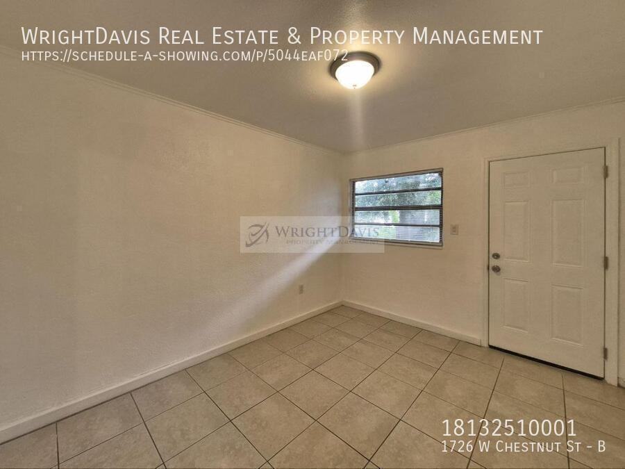 1726 W Chestnut St #B - Photo 4 of 20