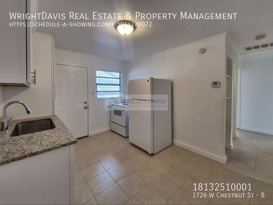 1726 W Chestnut St #B - Photo 7 of 20