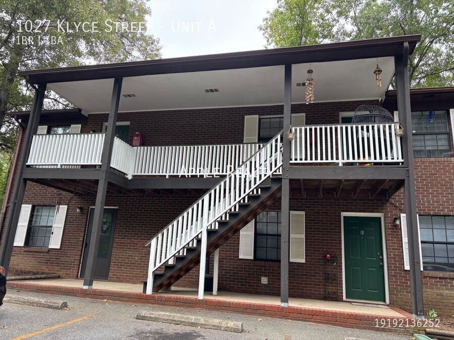 1027 Klyce St #A - Photo 2 of 11
