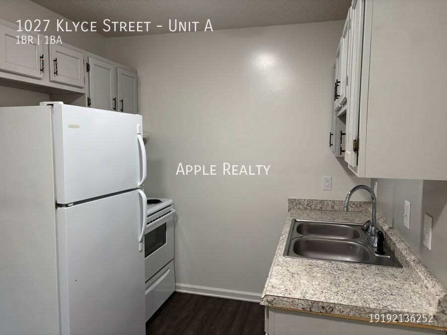 1027 Klyce St #A - Photo 4 of 11