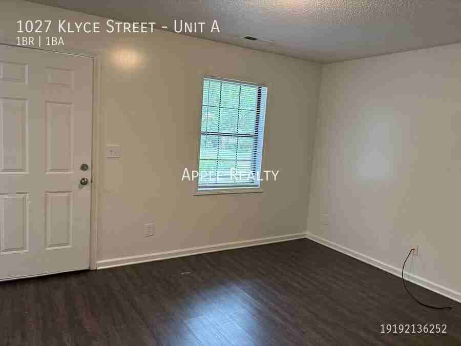 1027 Klyce St #A - Photo 6 of 11