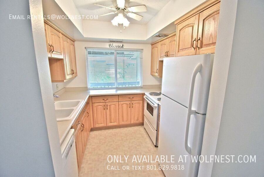 5772 S Waterbury Way #E - Photo 4 of 29