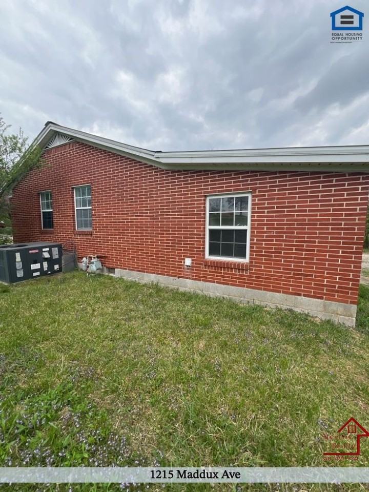 1215 Maddux Ave - Photo 3 of 32