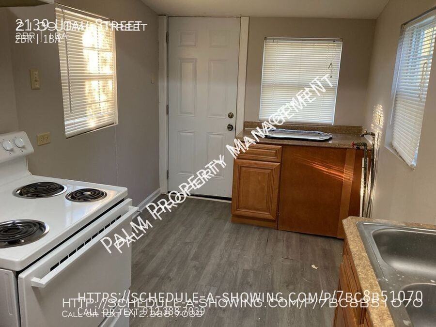 2139 Utah St - Photo 4 of 19