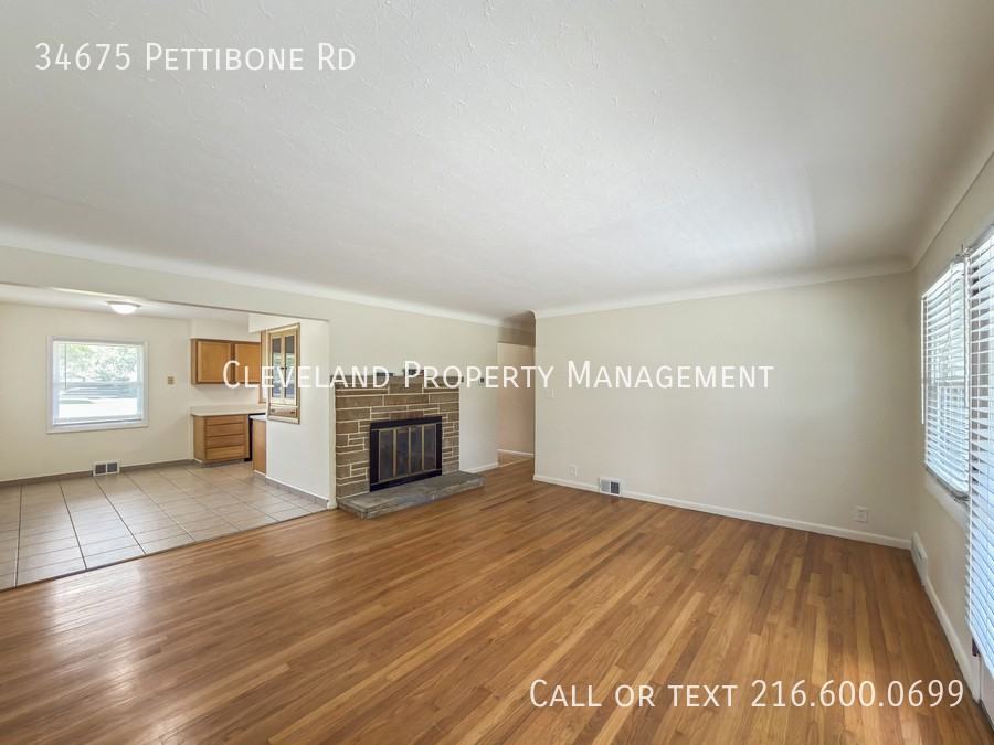 34675 Pettibone Rd - Photo 5 of 19