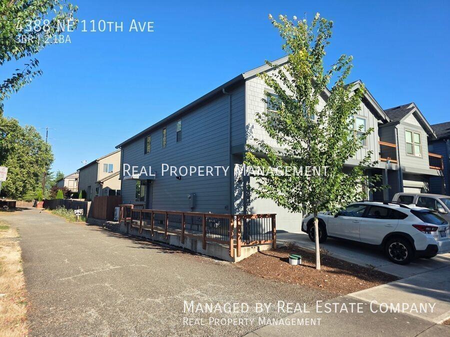 4388 Ne 110th Ave - Photo 2 of 20