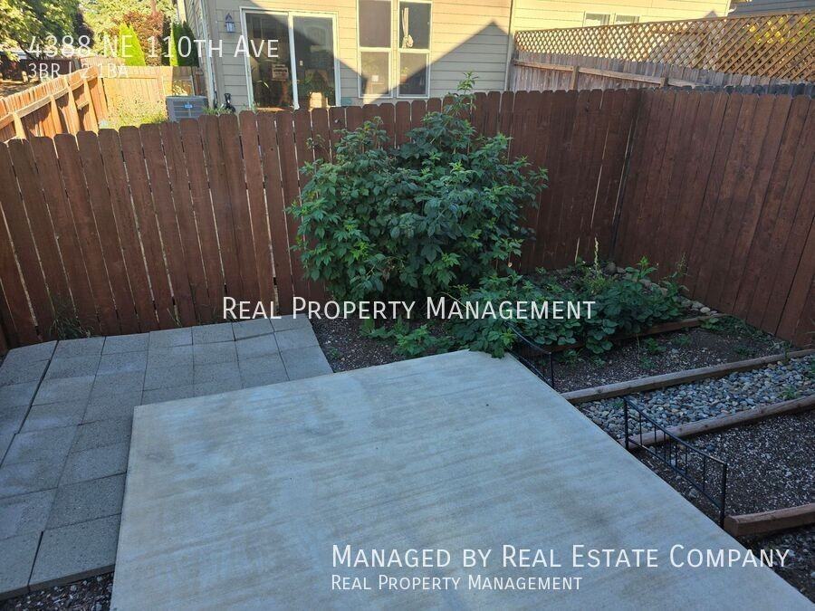 4388 Ne 110th Ave - Photo 4 of 20