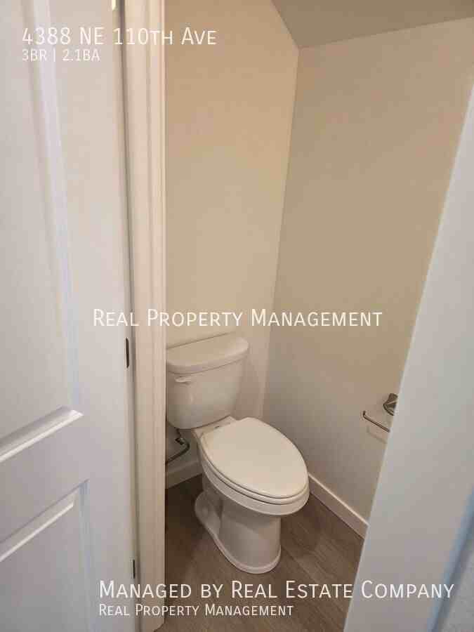 4388 Ne 110th Ave - Photo 7 of 20