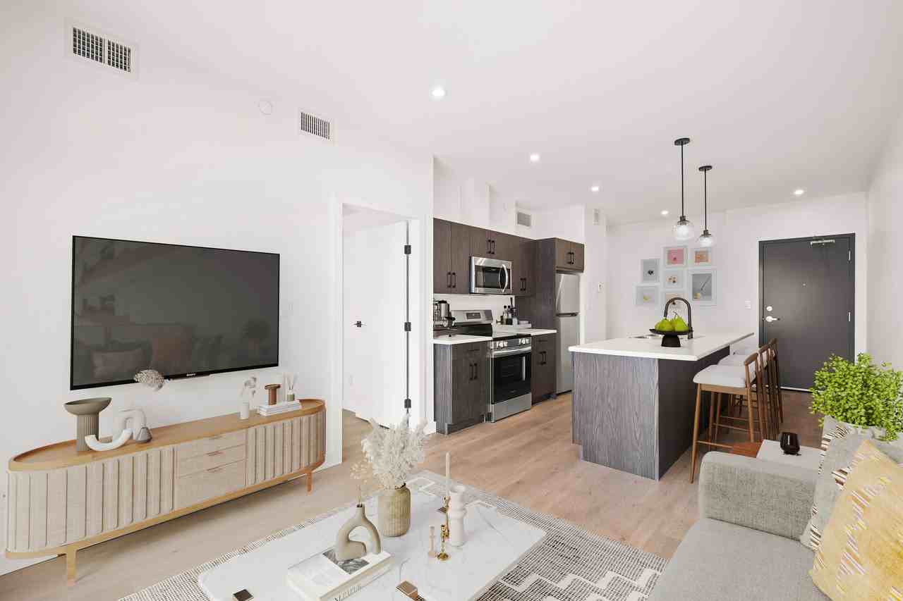 225 Peguis Street - Photo 3 of 23