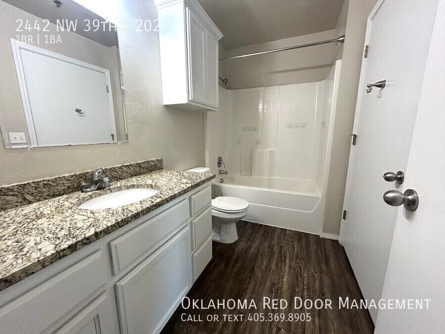 2442 Nw 39th St #202 - Photo 4 of 6