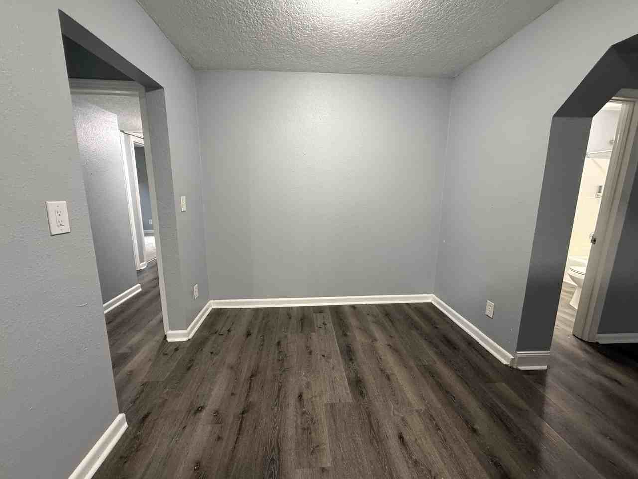 2739 King Cole Dr - Photo 5 of 17