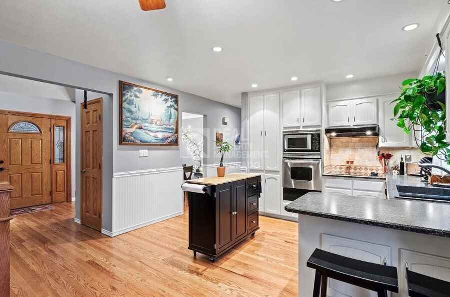 7120 Delmonico Dr - Photo 5 of 38
